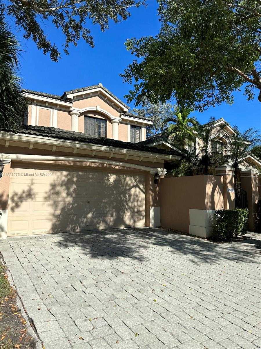 House in Weston, Florida 11622638