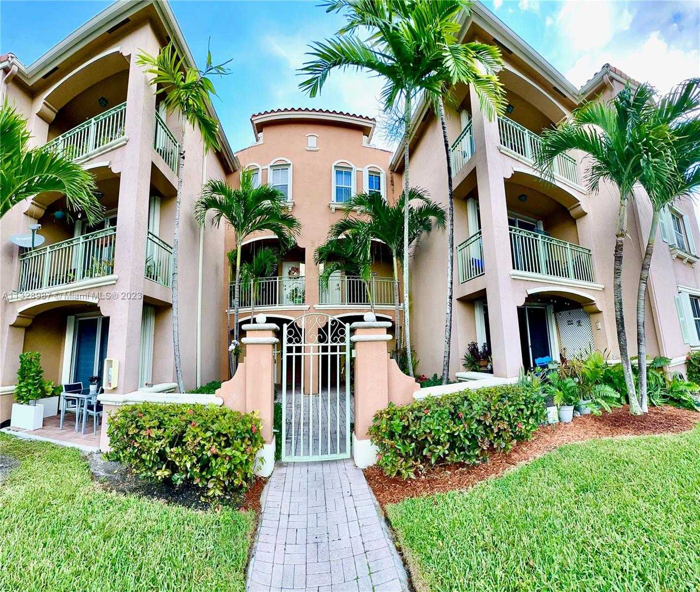 Condominium in Doral, Florida 11622648