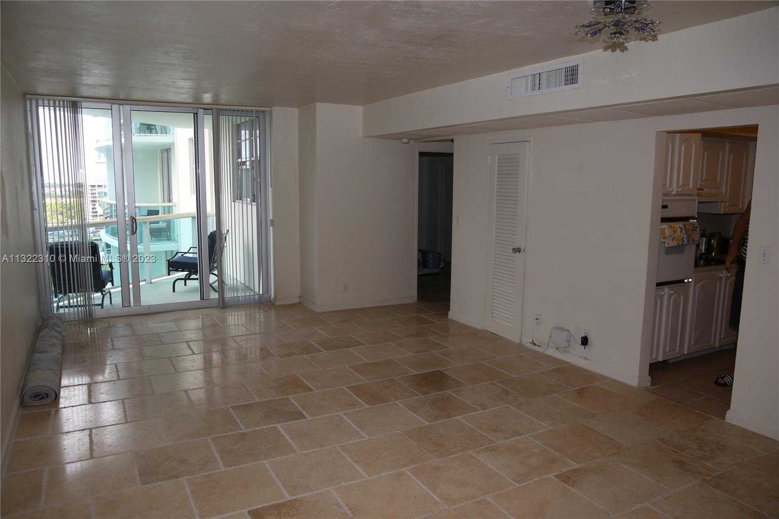 Condominium in Beverley Beach, Florida 11622653