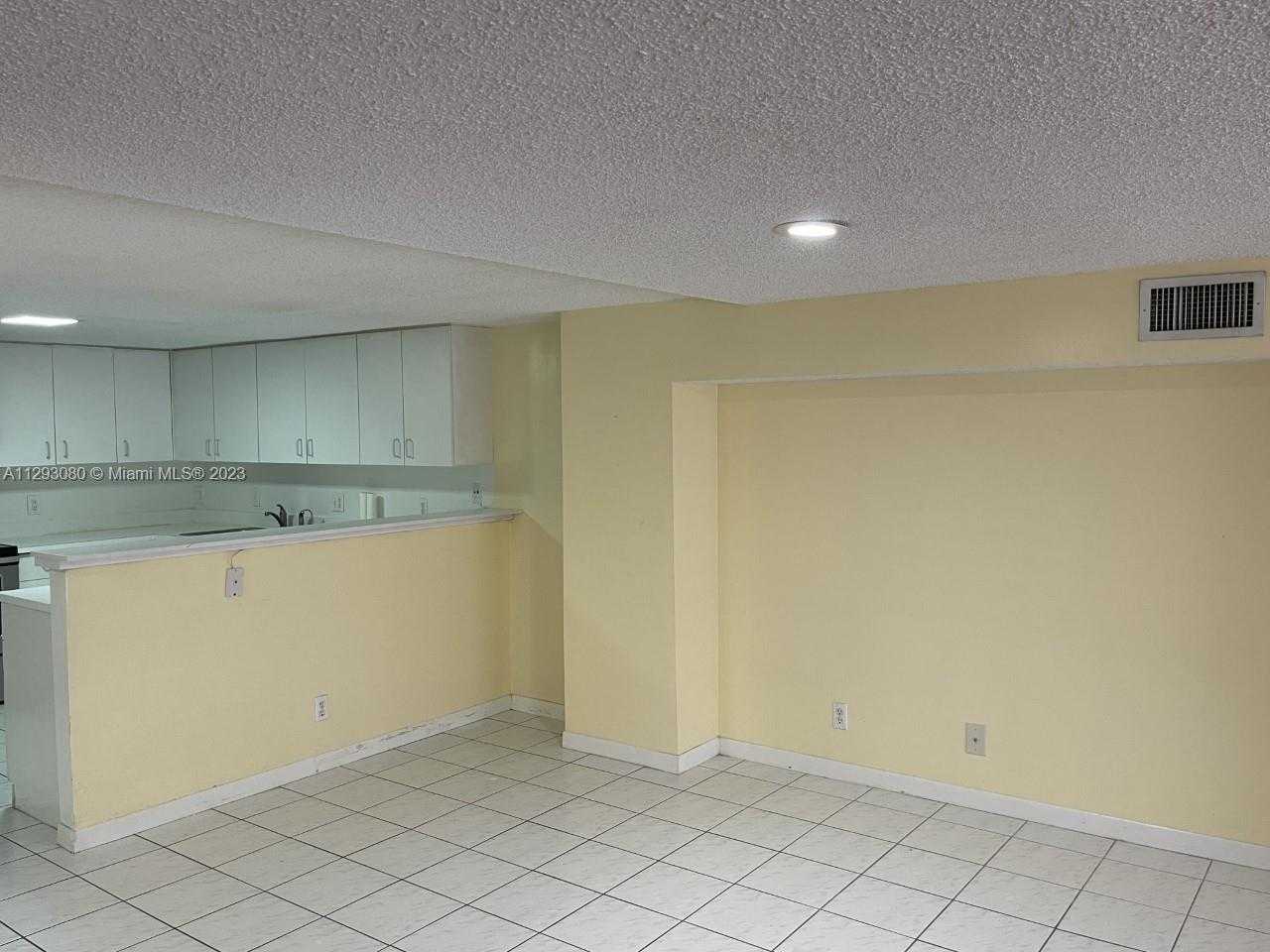 Condominium in Davie, Florida 11622656