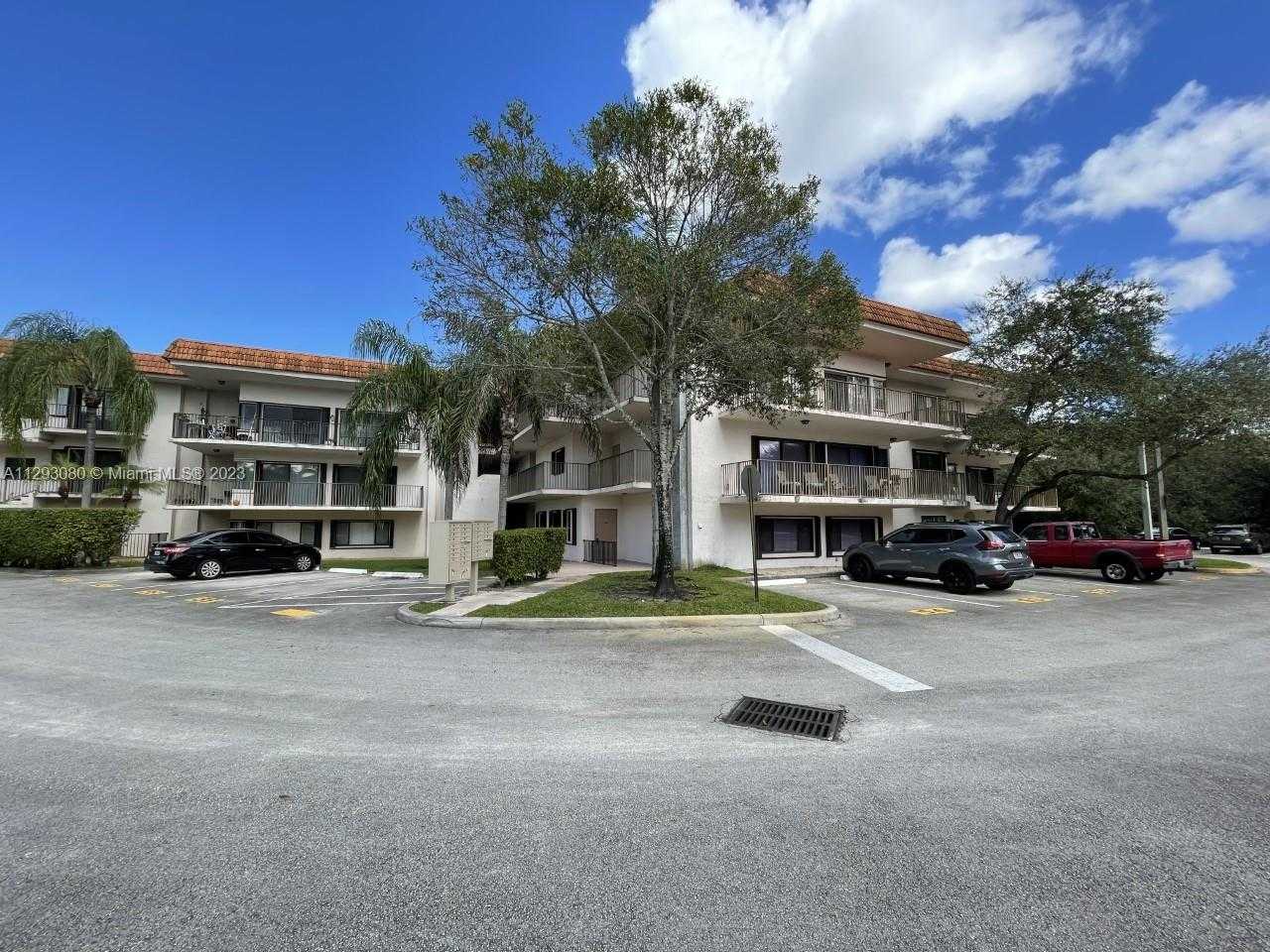 Condominium in Davie, Florida 11622656