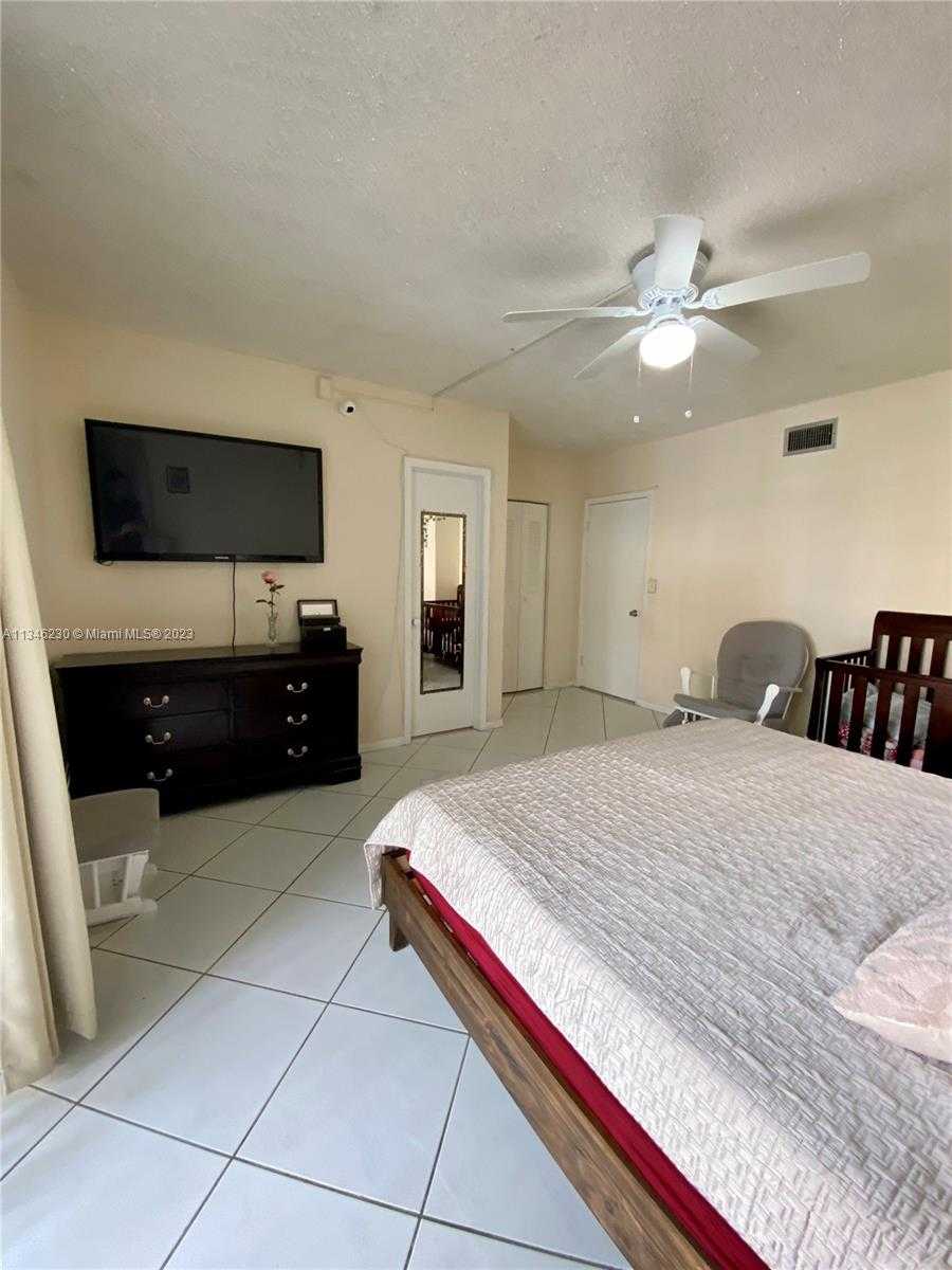 Condominium in Davie, Florida 11622657