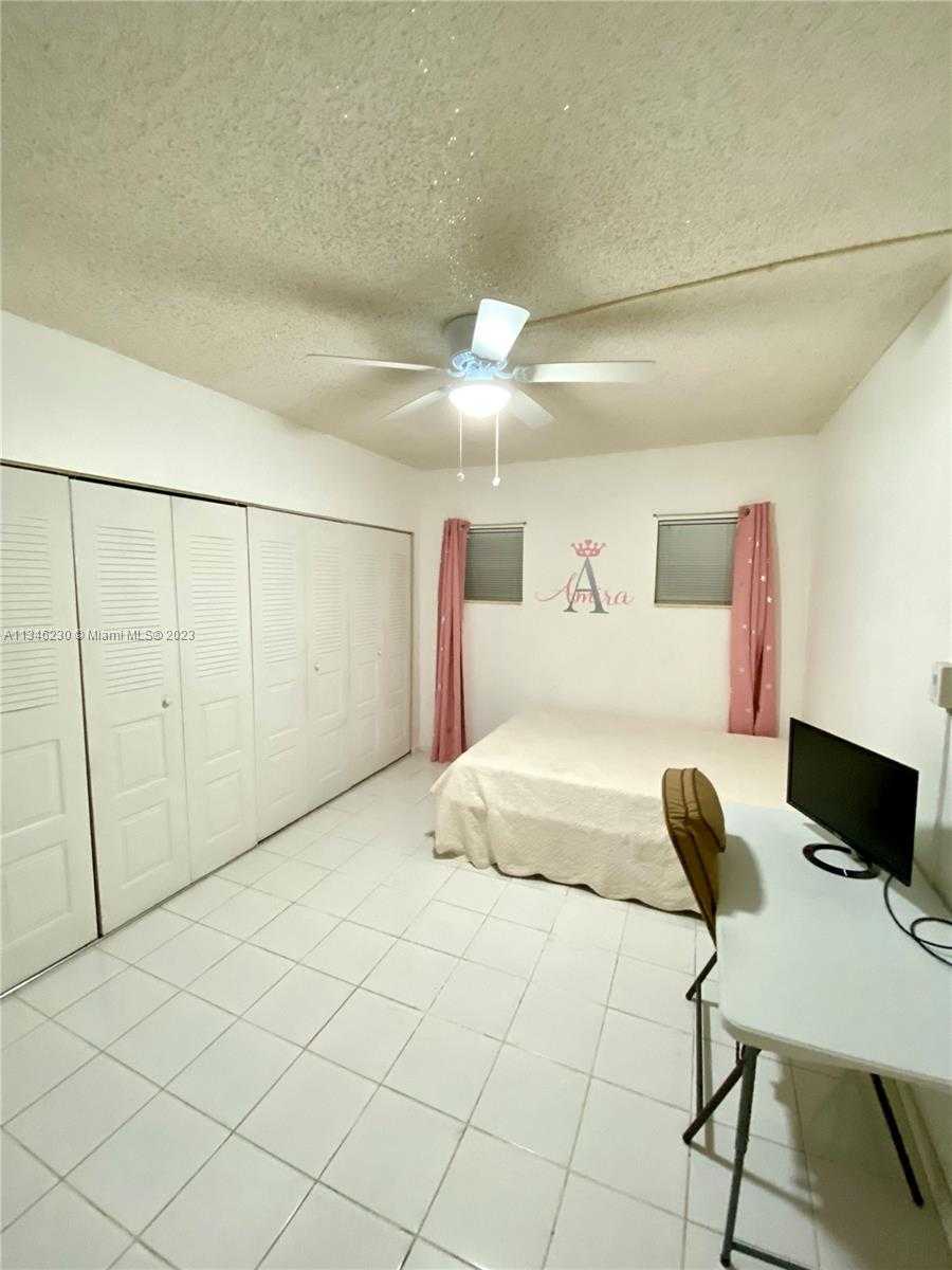 公寓 在 Davie, Florida 11622657