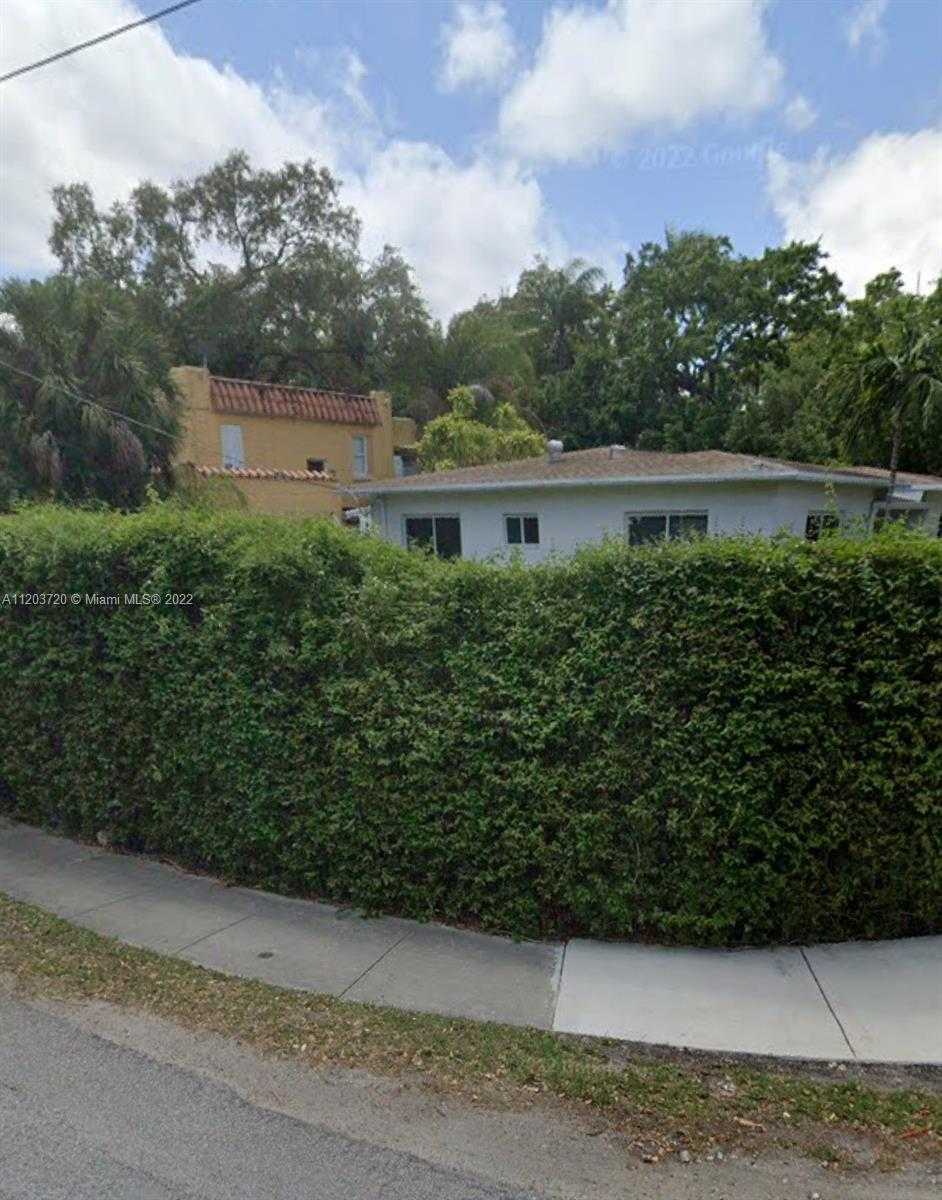 House in Bay Heights, Florida 11622688