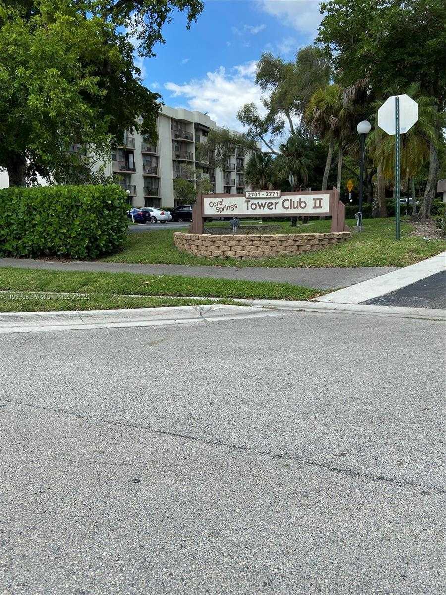 жилой дом в Coral Springs, Florida 11622715