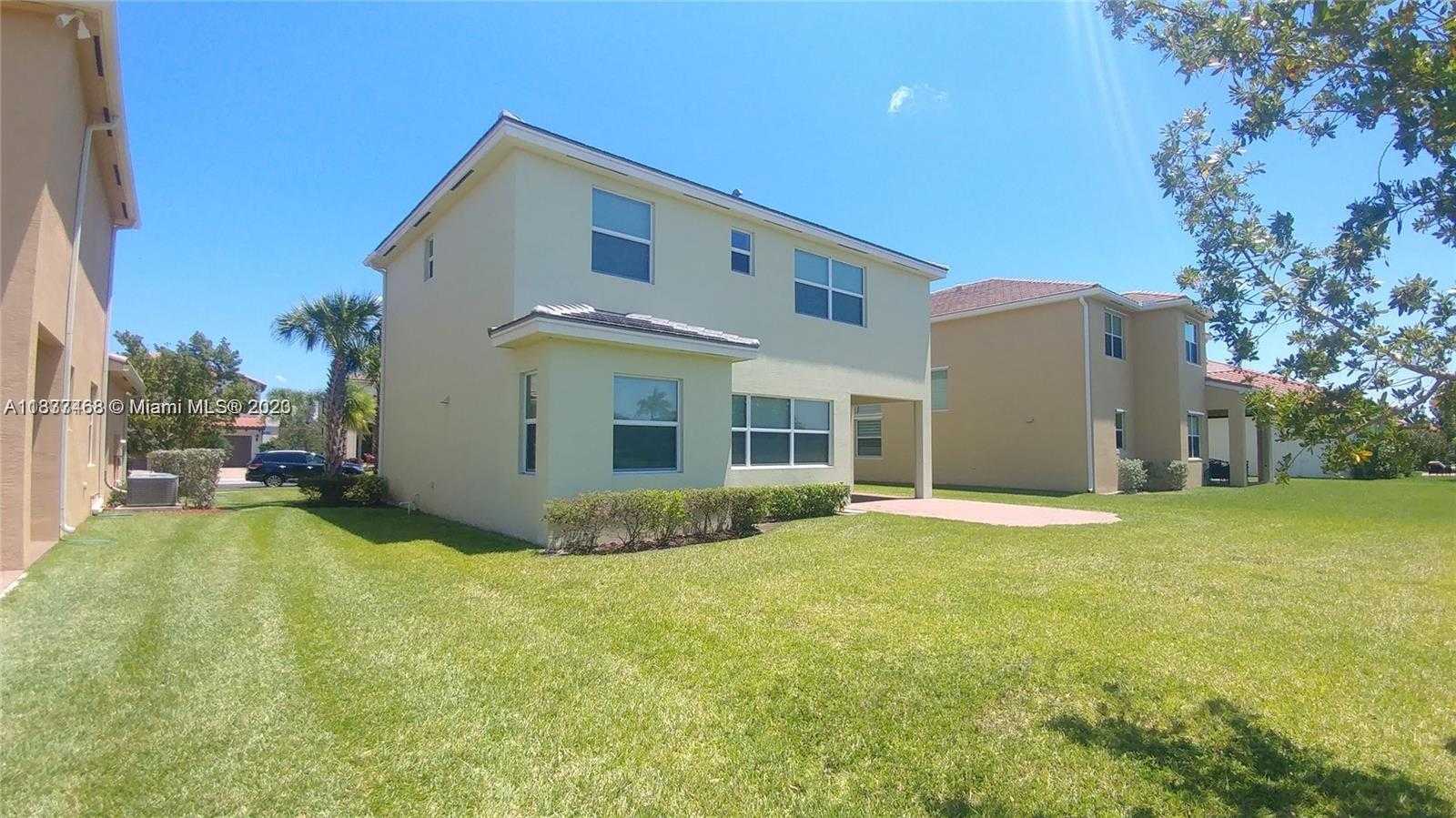 House in Royal Palm Beach, Florida 11622716