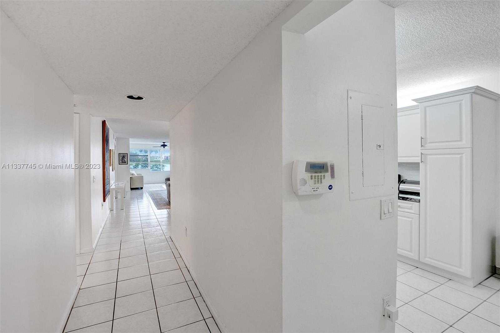 Condominium in Tamarac, Florida 11622719