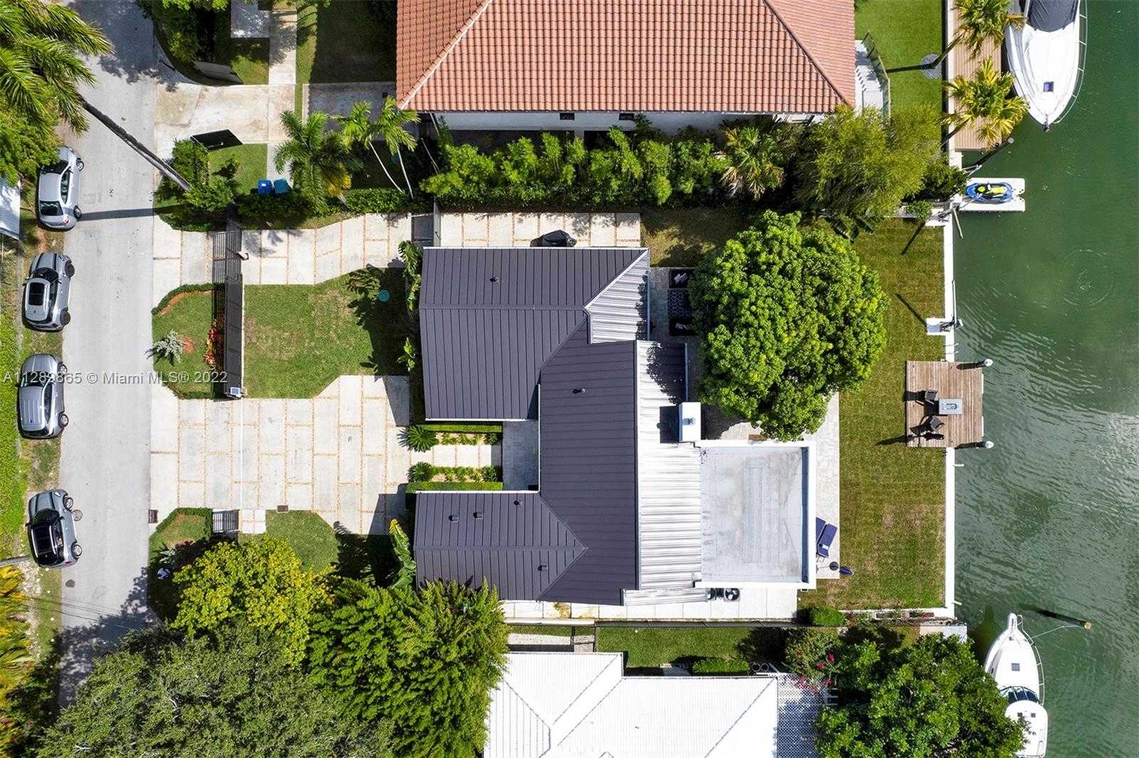 بيت في Miami Shores, Florida 11622732