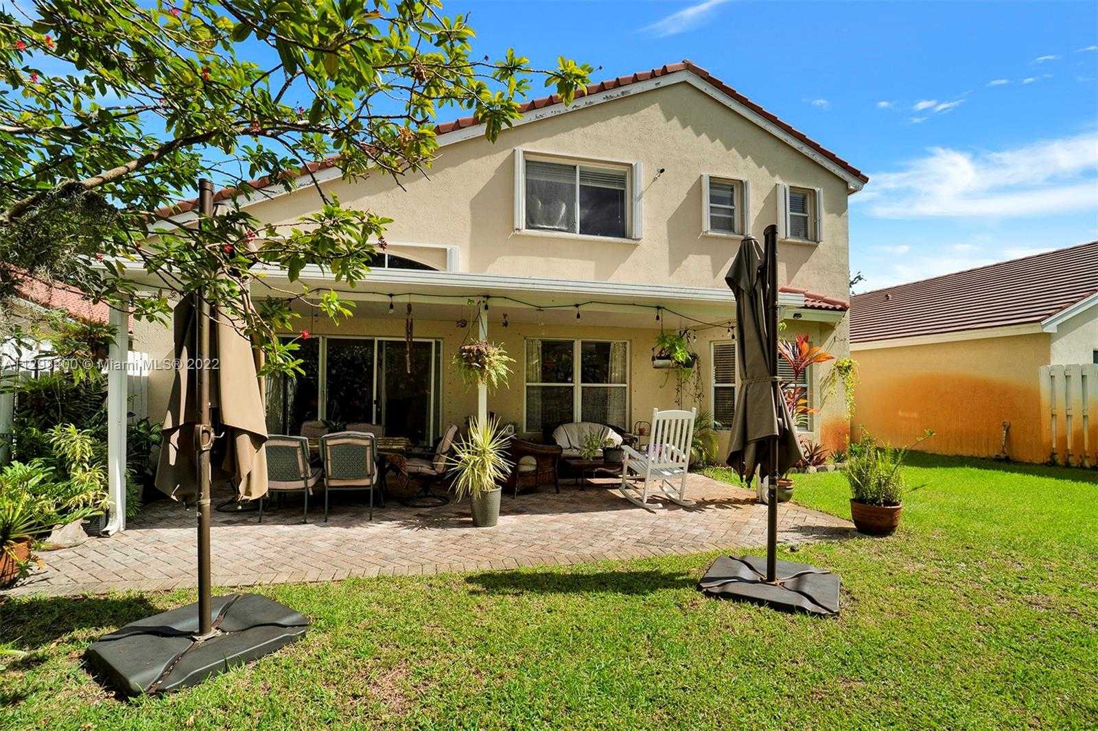 House in Hollywood, Florida 11622738