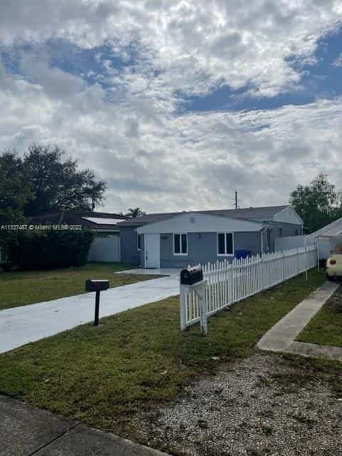 Rumah di North Miami Beach, Florida 11622741