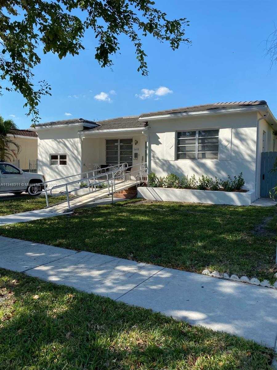 House in Bay Heights, Florida 11622758