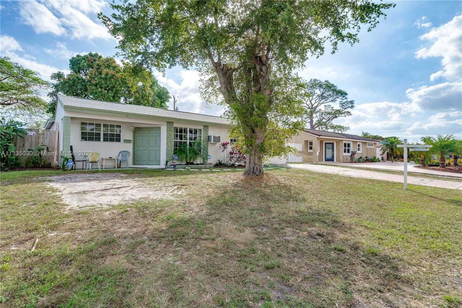 House in Driftwood Acres, Florida 11622773