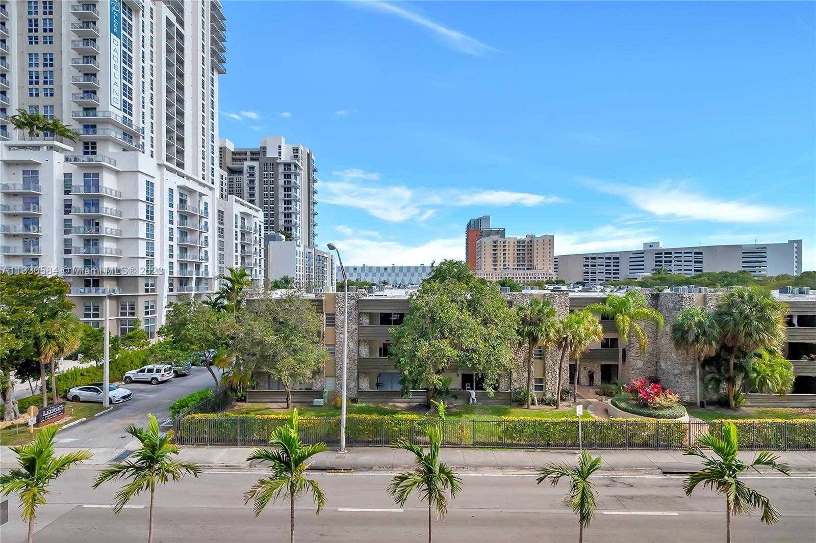 Condominio nel Miami, Florida 11622777