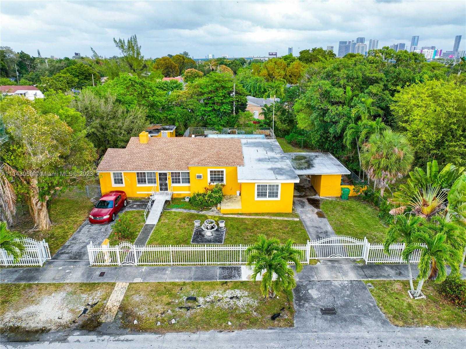 بيت في Miami, Florida 11622785