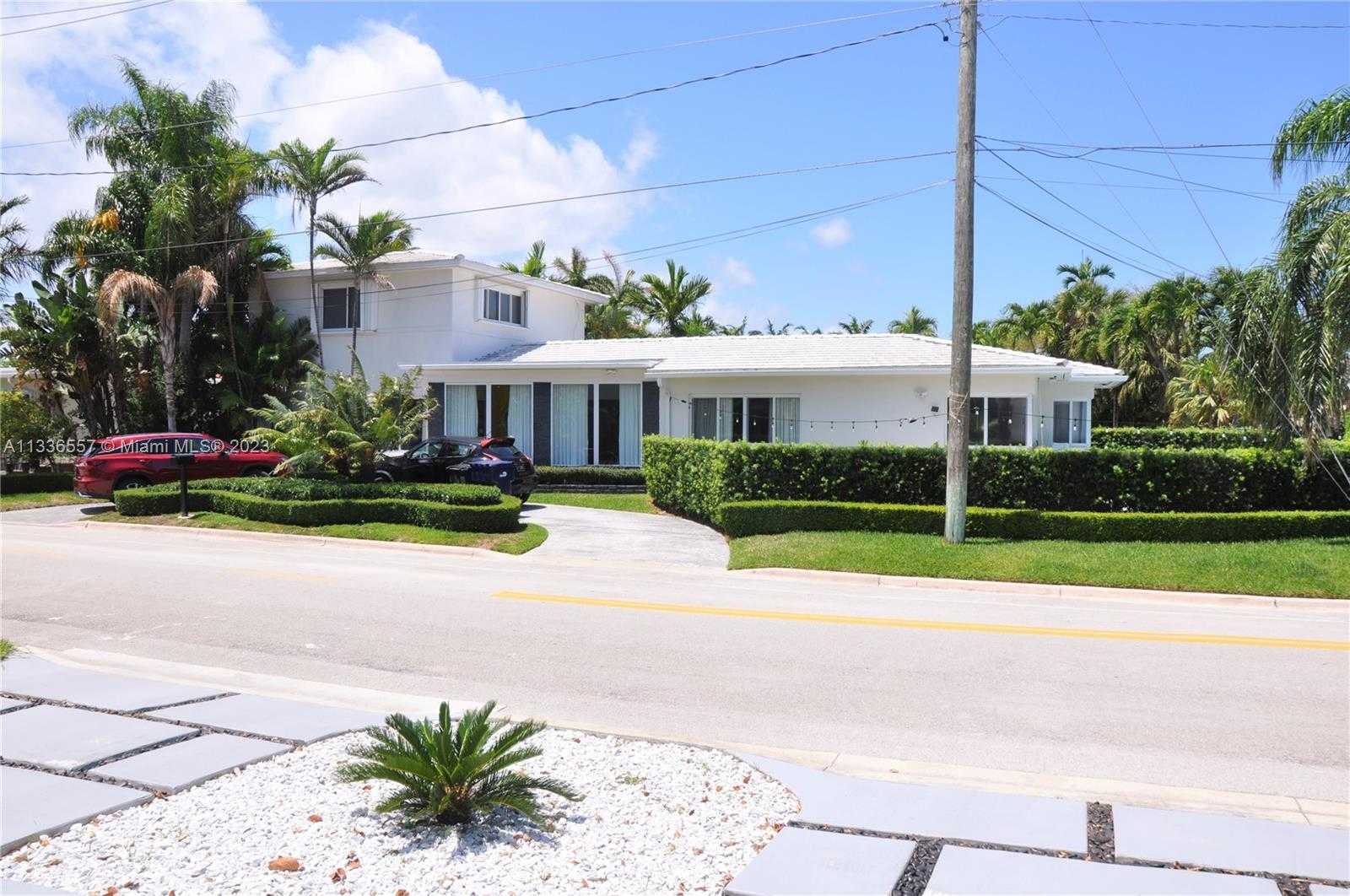 House in Surfside, Florida 11622792