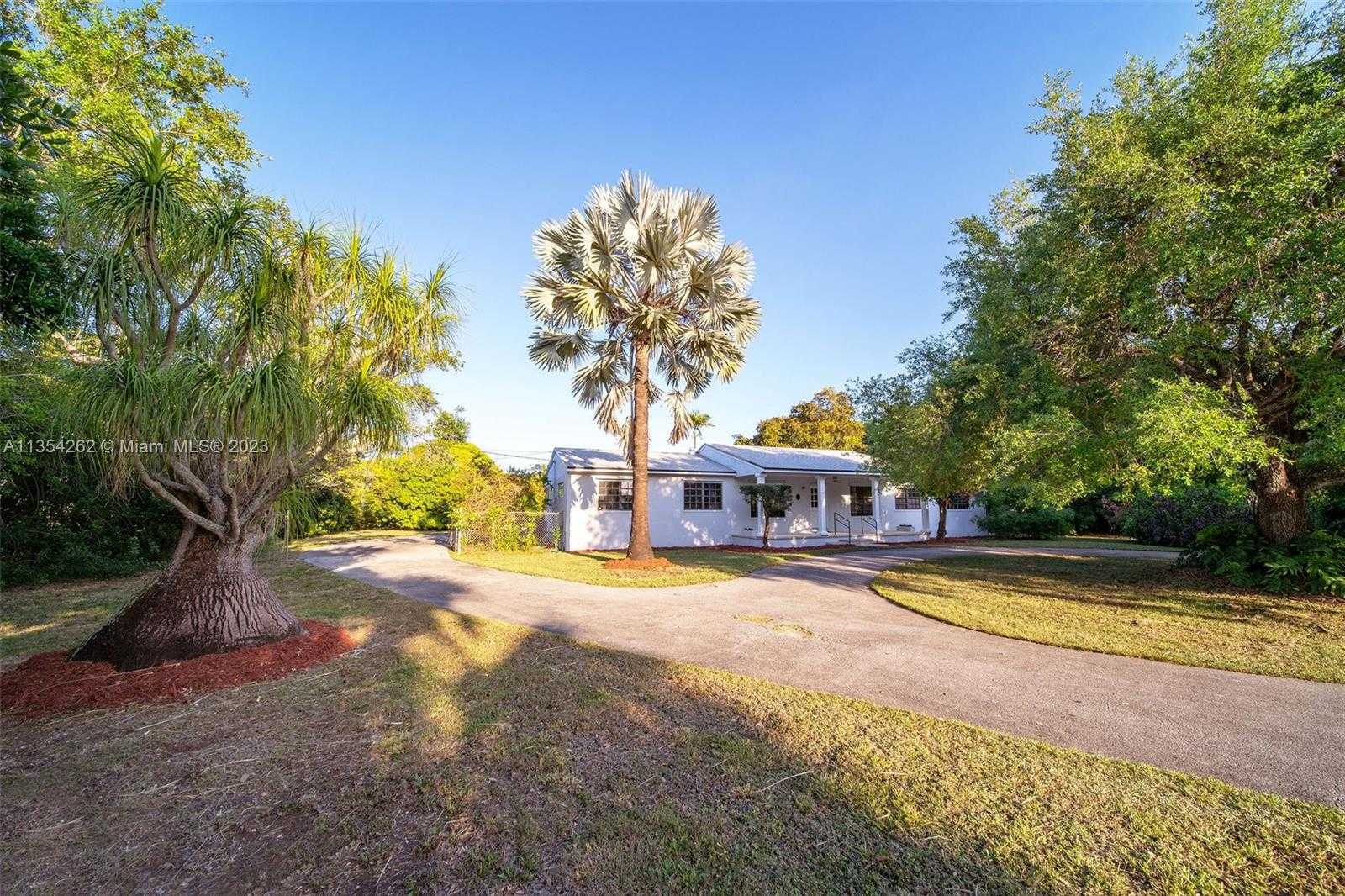 House in Redland, Florida 11622796