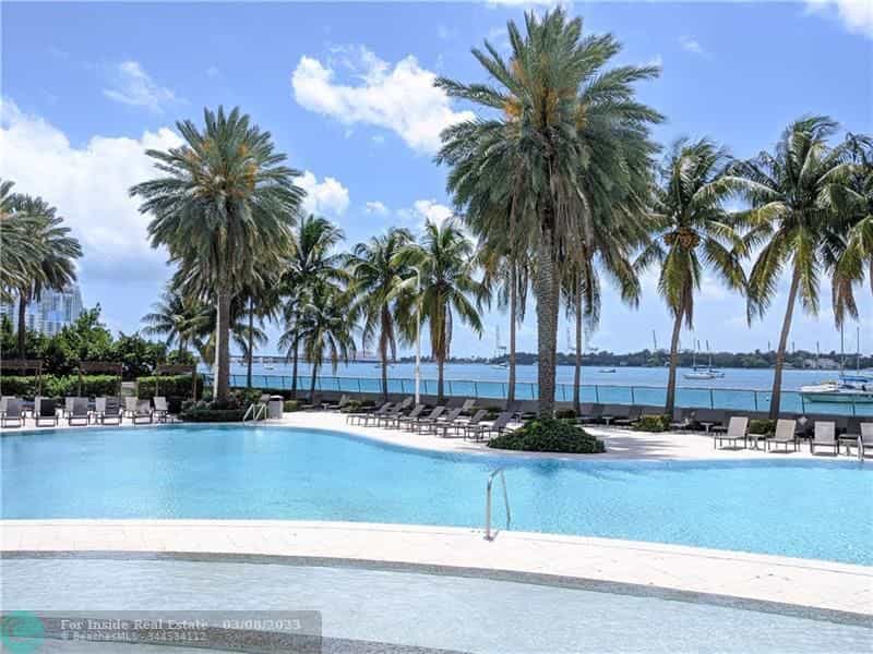 Condominium dans Miami Beach, Florida 11622799