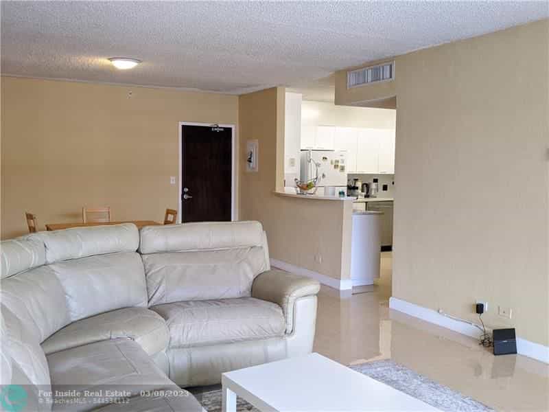 Condominium in Miami Beach, Florida 11622799