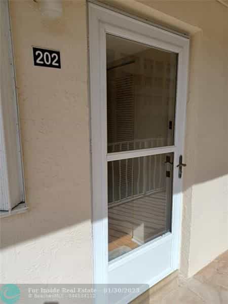 Квартира в Santa Barbara Shores, Florida 11622816