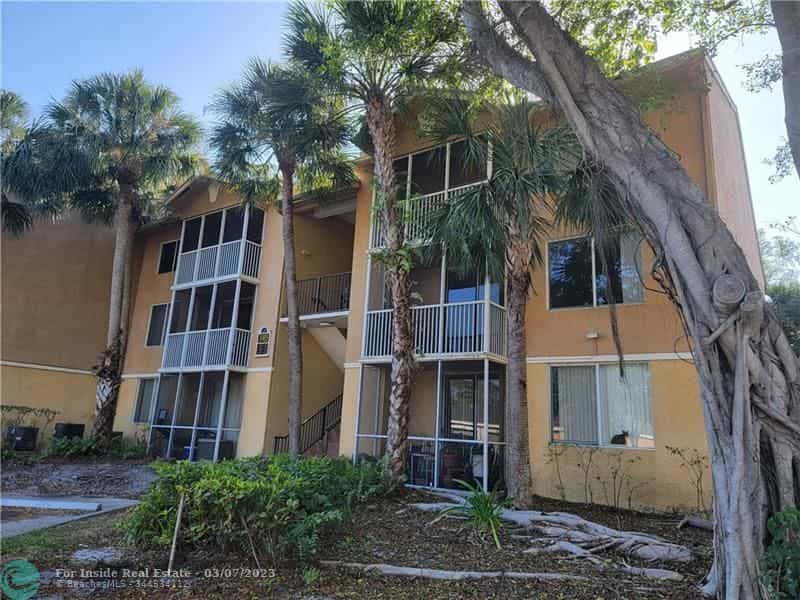 Condominium in Coconut Creek Park, Florida 11622827