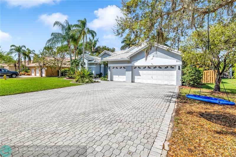 Huis in Davie, Florida 11622841