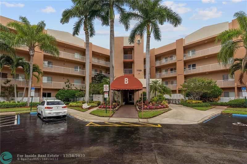 Condominium in Tamarac, Florida 11622844