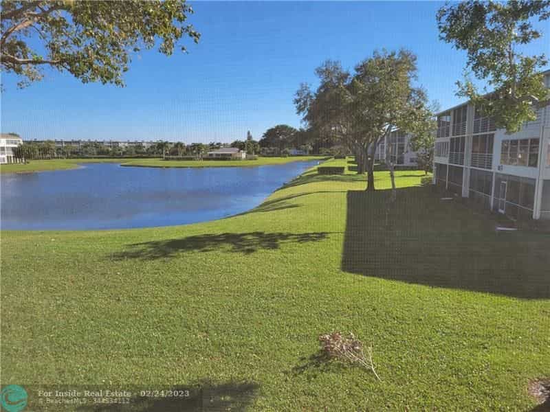 Condominium in Hamptons at Boca Raton, Florida 11622846