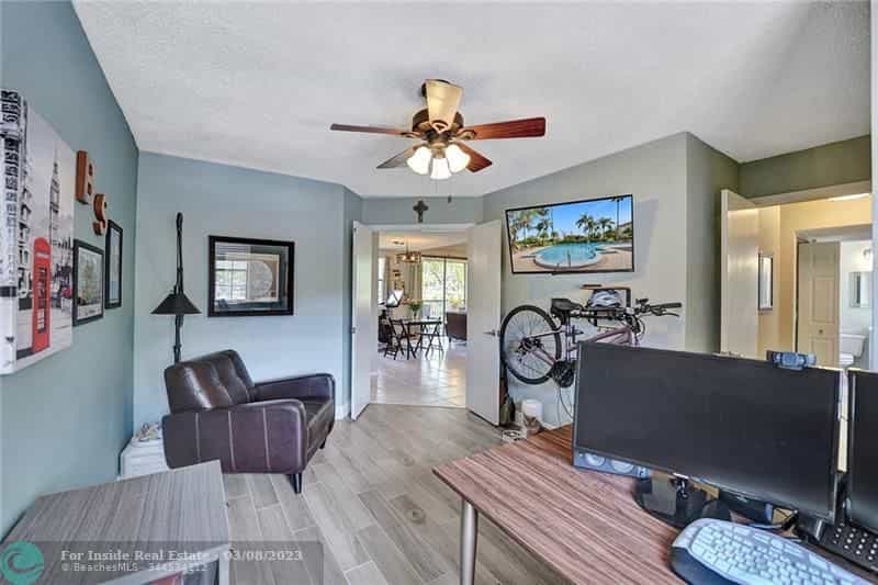 Condominium in Pembroke Pines, Florida 11622854