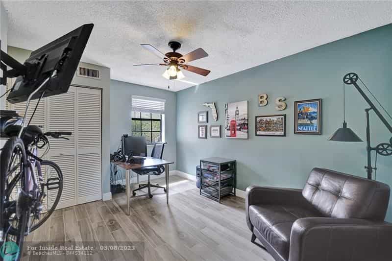 公寓 在 Pembroke Pines, Florida 11622854