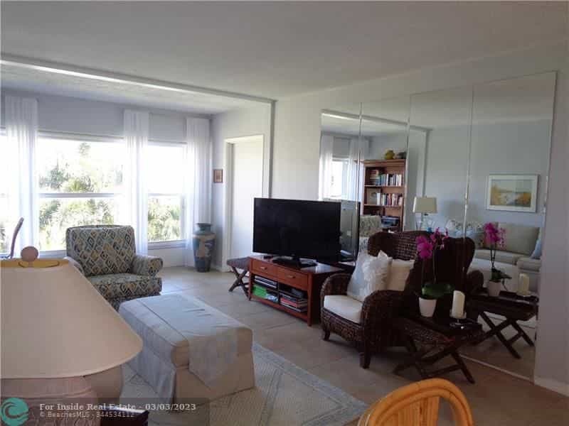 Condominium in Pompano Beach, Florida 11622894