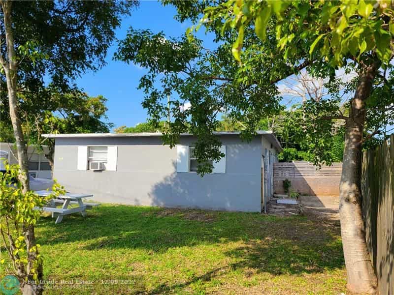 Residential in Wilton Manors, Florida 11622920