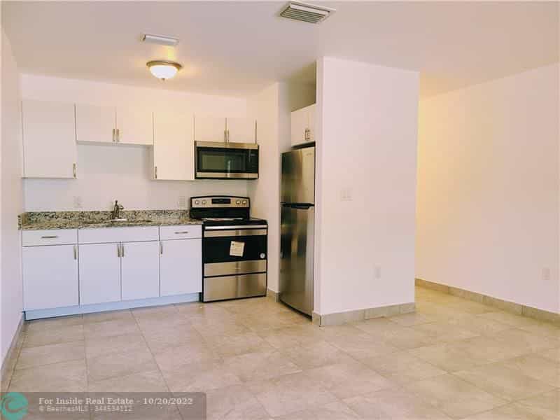 Residential in Hollywood, Florida 11622940
