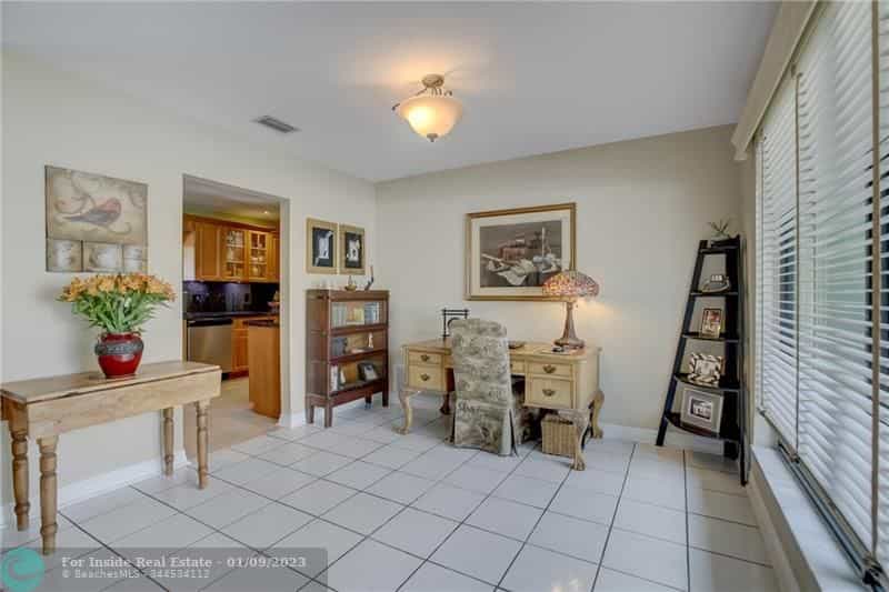 House in Hollywood, Florida 11622943