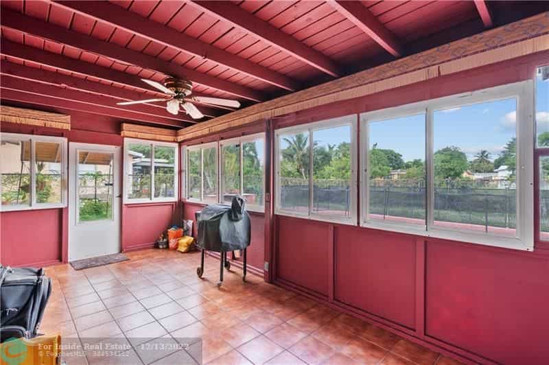 House in North Lauderdale, Florida 11622955