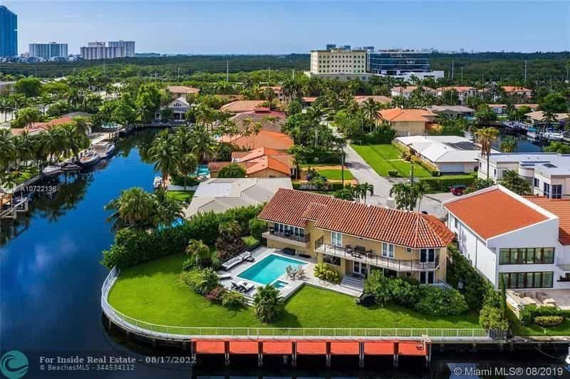 House in North Miami Beach, Florida 11622968