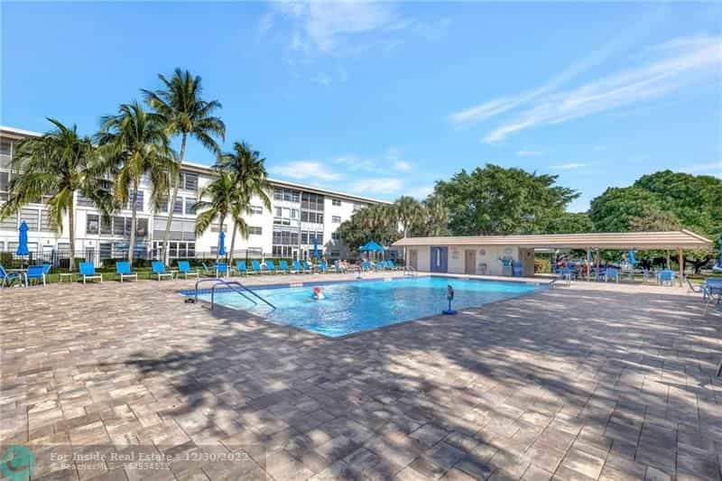 Condominium in Coconut Creek, Florida 11622973