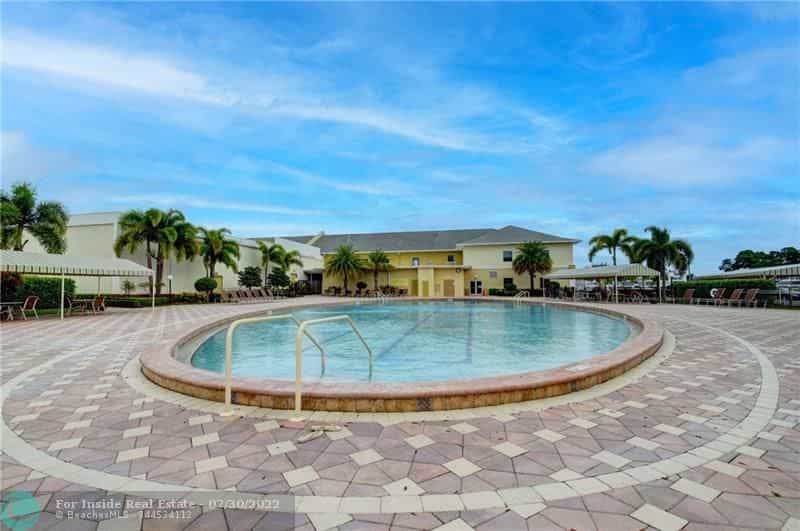 Kondominium dalam West Palm Beach, Florida 11622978