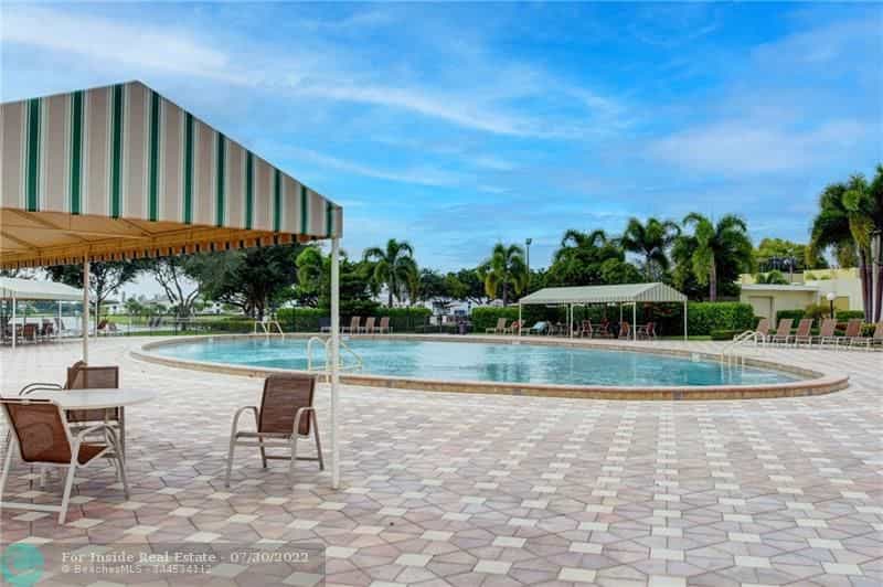 公寓 在 West Palm Beach, Florida 11622978