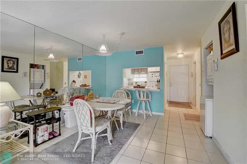 Condominium in Hypoluxo, Florida 11622982