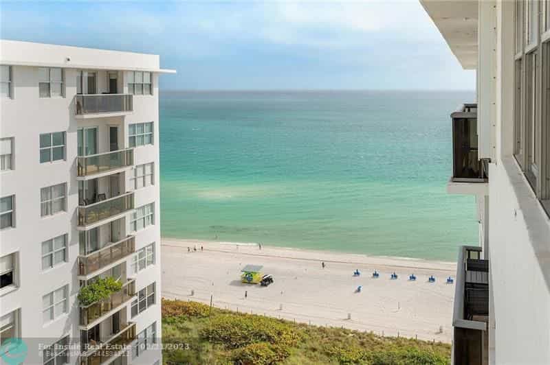 Condominium in Miami Beach, Florida 11622995