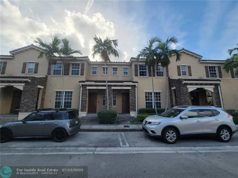 House in Kendall West, Florida 11622997