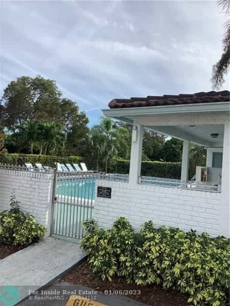 Квартира в Coral Springs, Florida 11623012