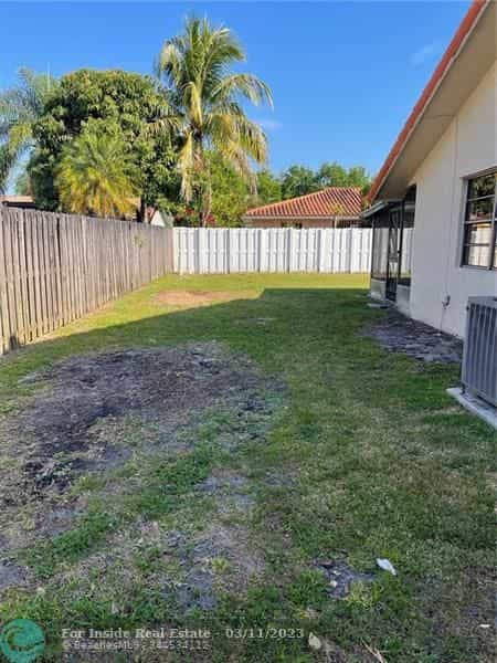 House in Cooper City, Florida 11623025