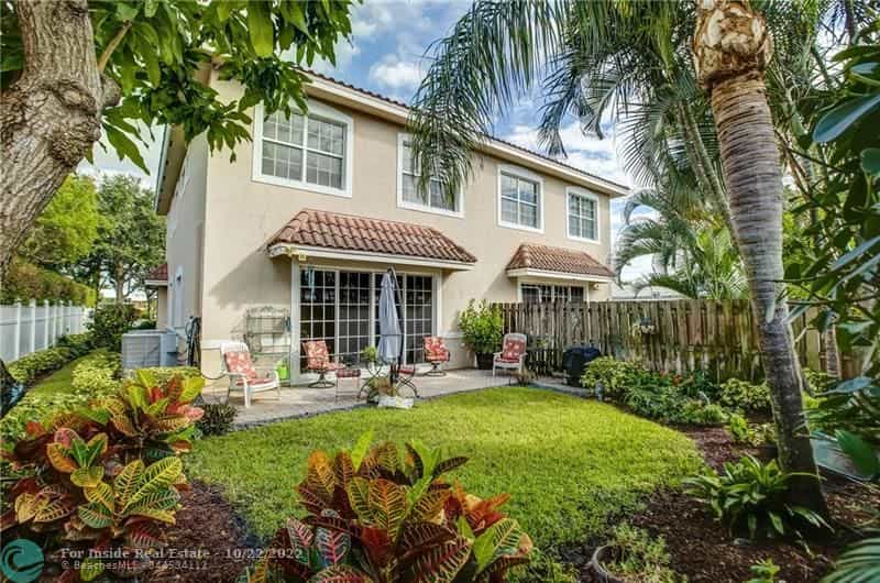 House in Pompano Beach, Florida 11623032