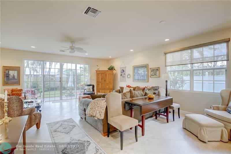 House in Pompano Beach, Florida 11623032