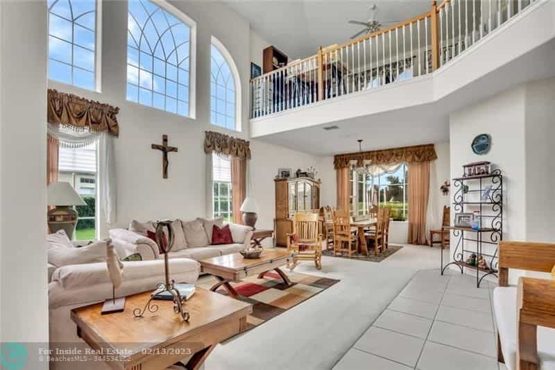 Rumah di Buenaventura Lakes, Florida 11623034