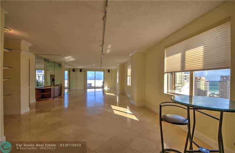 Condominium in Hallandale Beach, Florida 11623035