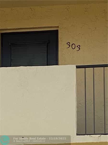 Condominium in Kusten van Santa Barbara, Florida 11623039