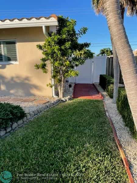 House in Pompano Beach, Florida 11623041