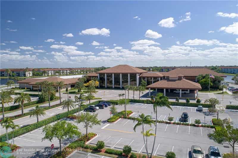 Квартира в Pembroke Pines, Florida 11623046